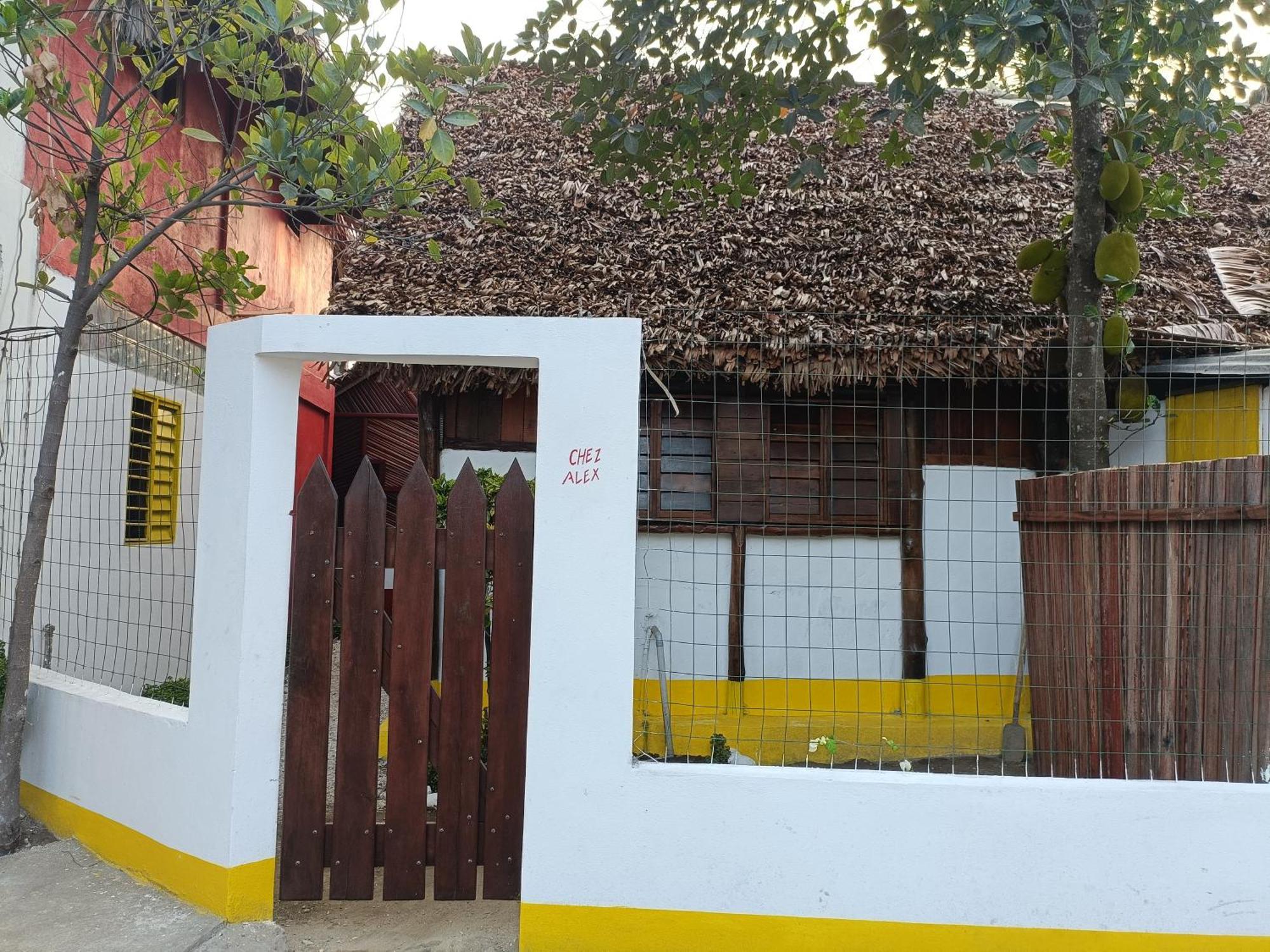 Chez Alex Bed & Breakfast Nosy-Be Ngoại thất bức ảnh