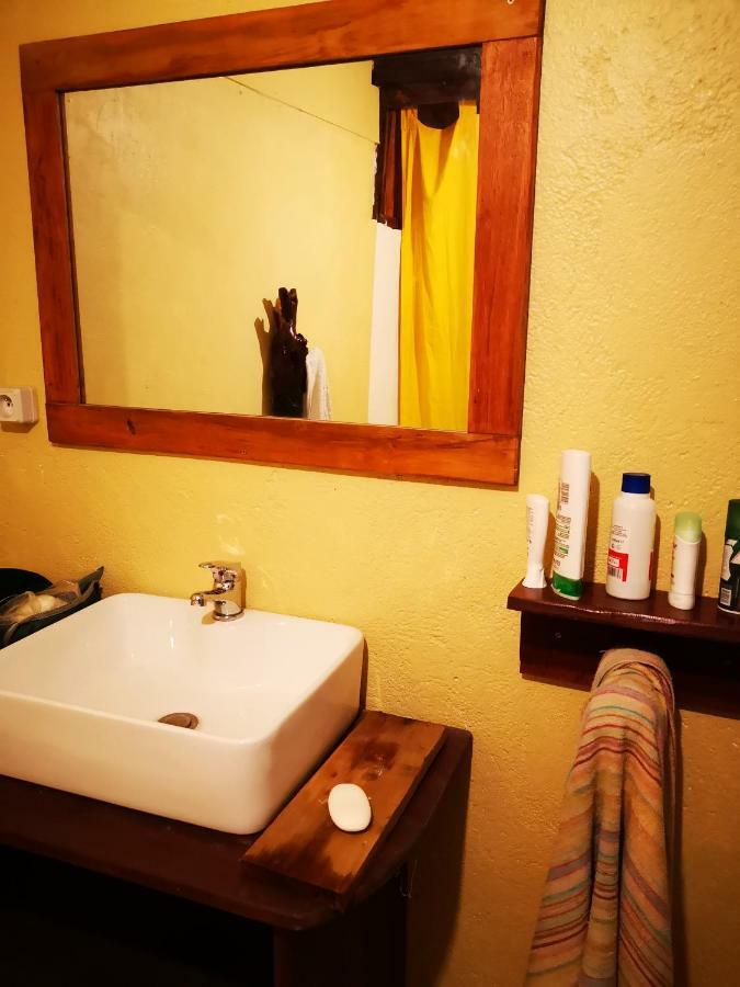Chez Alex Bed & Breakfast Nosy-Be Ngoại thất bức ảnh
