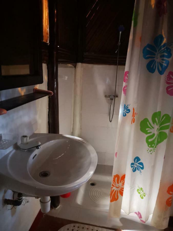 Chez Alex Bed & Breakfast Nosy-Be Ngoại thất bức ảnh